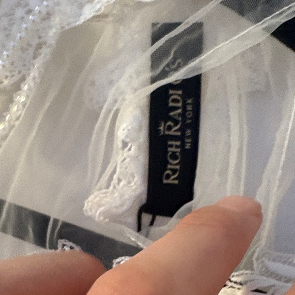 Chic Off-Shoulder White Lace Blouse - Picture 2 of 5